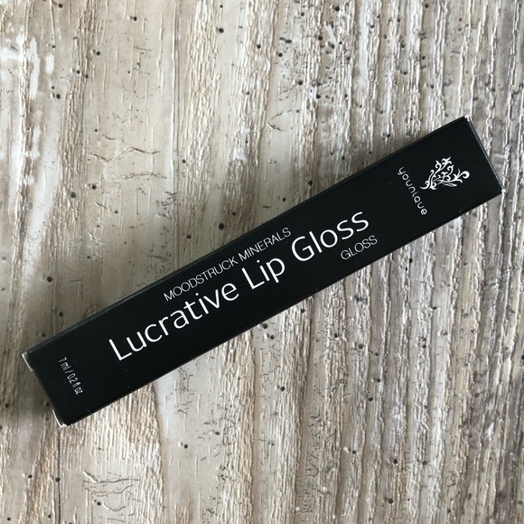 Younique Lucrative Lip Gloss (Lethal) - Picture 5 of 8